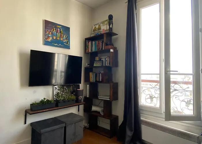 Super Appartement Au Coeur De Montmartre